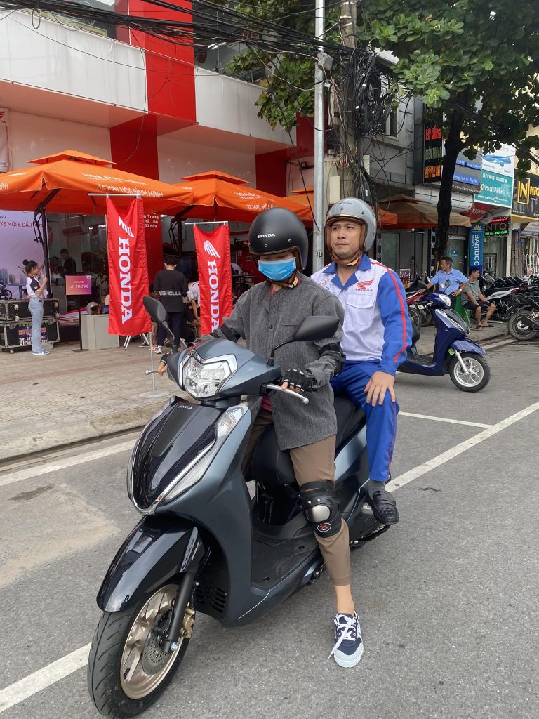 Honda phiên bản Đặc Biệt màu Xanh Đen