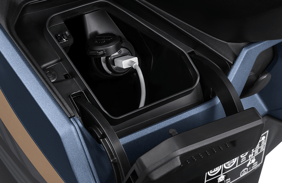 Vario 125 - Cổng sạc USB tiện lợi