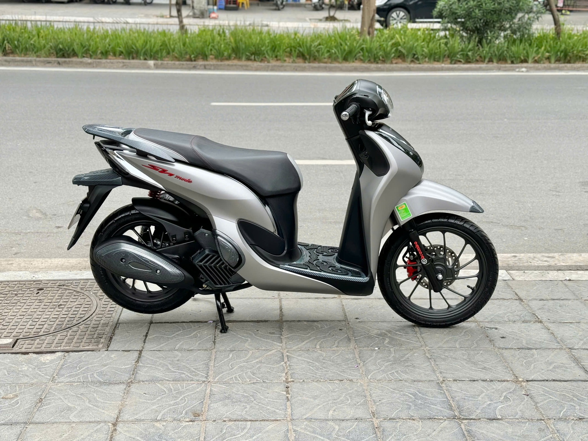SH Mode 2025 với 2 phiên bản chính: SH Mode CBS (phanh kết hợp) và SH Mode ABS (chống bó cứng phanh) SH Mode 2025 với 2 phiên bản chính: SH Mode CBS (phanh kết hợp) và SH Mode ABS (chống bó cứng phanh)