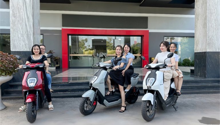 Động Cơ Xe Máy Điện Honda Icon e: Mạnh Mẽ Và Tiết Kiệm