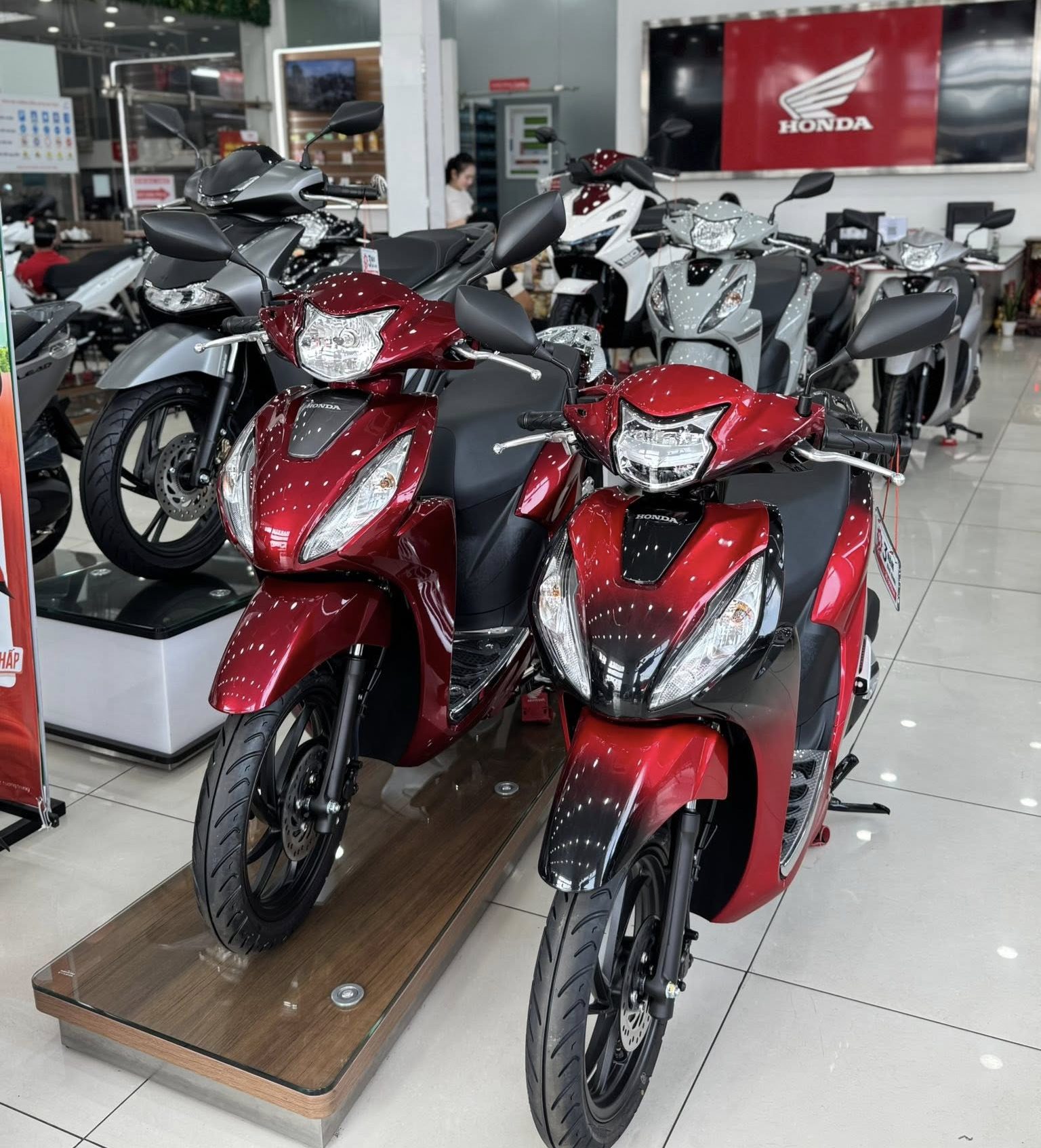 Vision 2026 có mấy màu có nên mua màu Hot không?