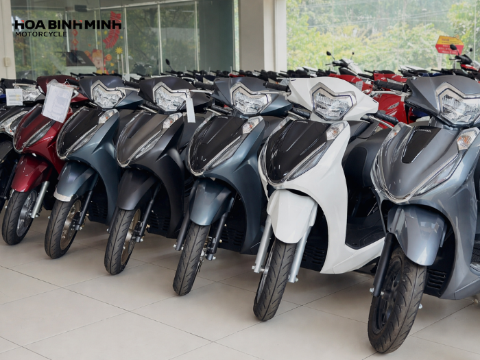 Honda Lead rộng rãi, đầm chắc, ngồi thoải mái 