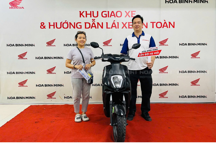 Giá xe máy điện Honda ICON e khi tính cả pin