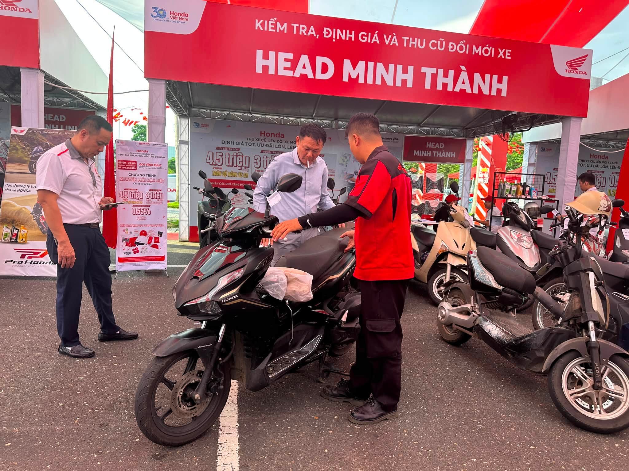Quy trình được tư vấn rõ ràng, giúp khách hàng thuận tiện hơn khi muốn đổi xe