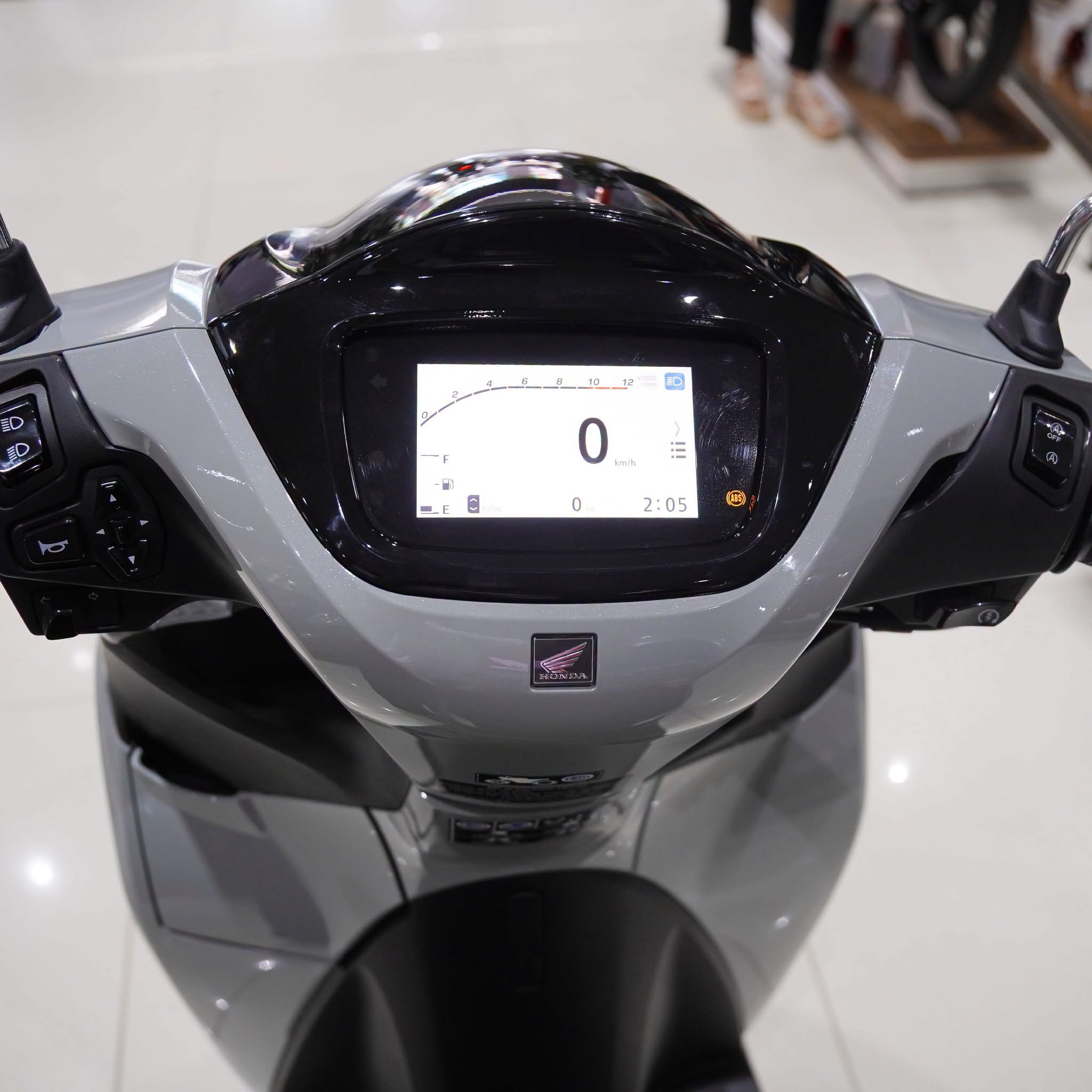Màn hình TFT thay thế màn hình LCD truyền thống 